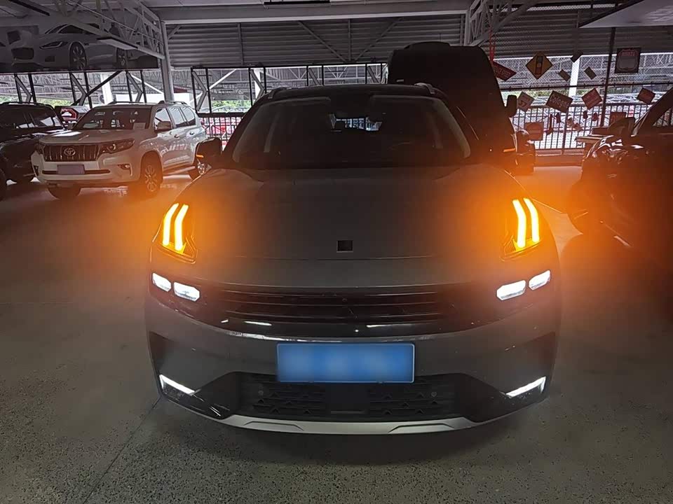 Lynk & Co 06 Lynk & Co 06