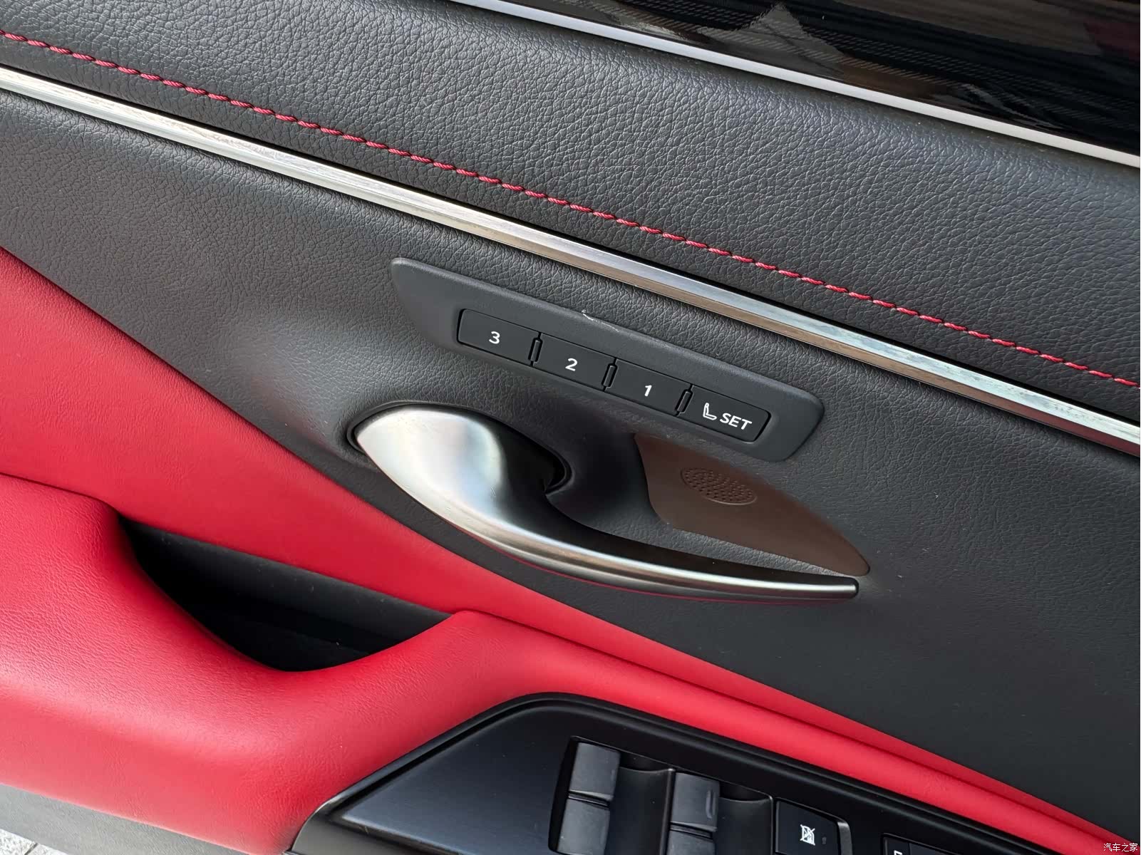 Lexus ES, 2019 14