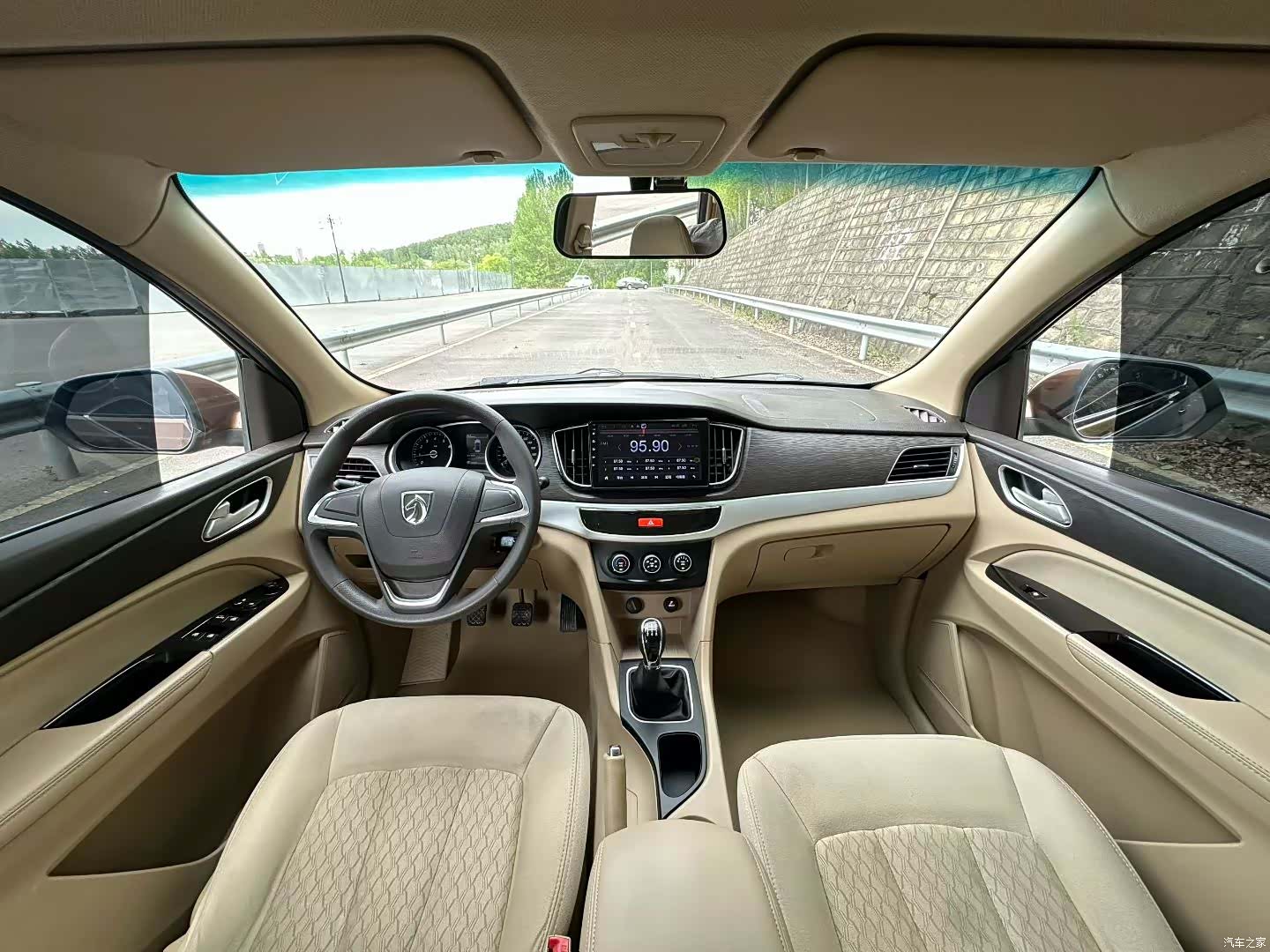 Wuling 730, 2018 4