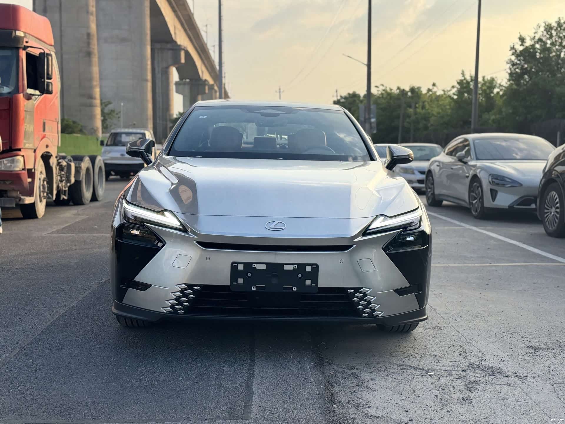 Lexus ES, 2026 2