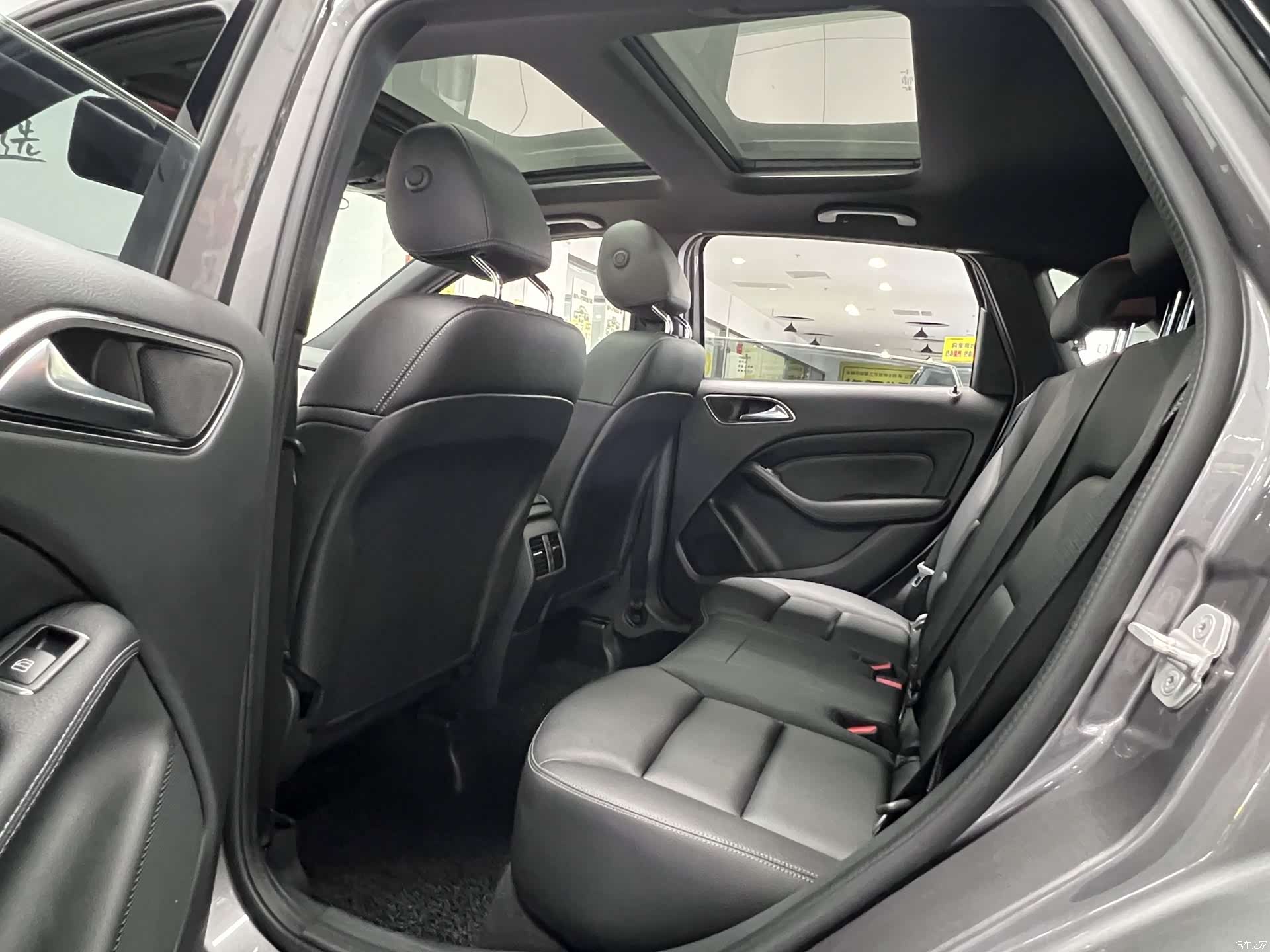 Mercedes-Benz B-Class, 2018 15