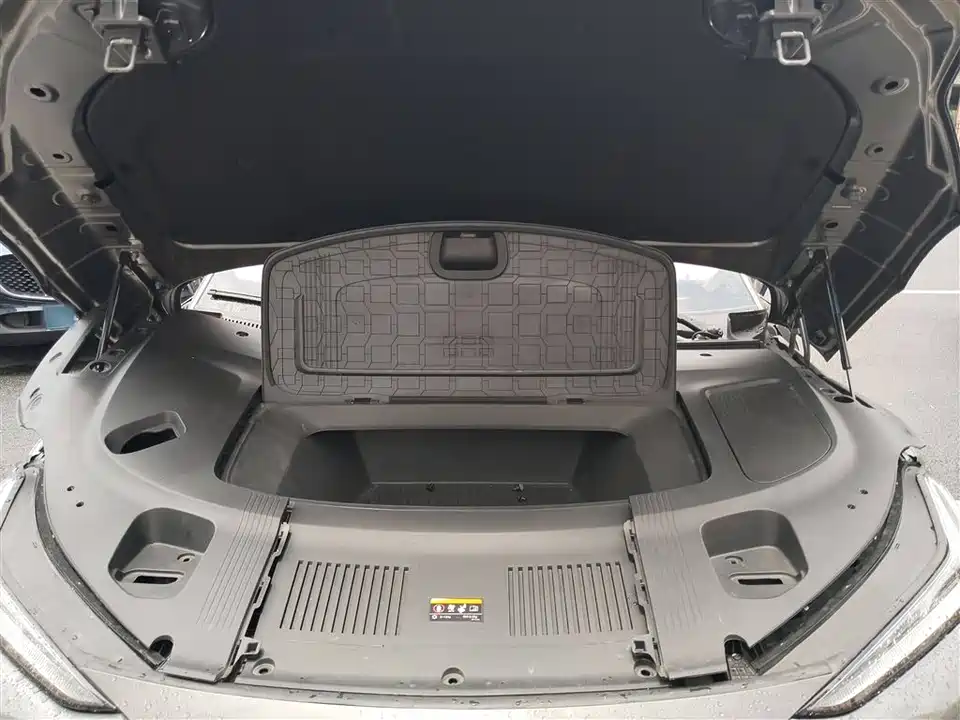 Geely Galaxy Galaxy E8