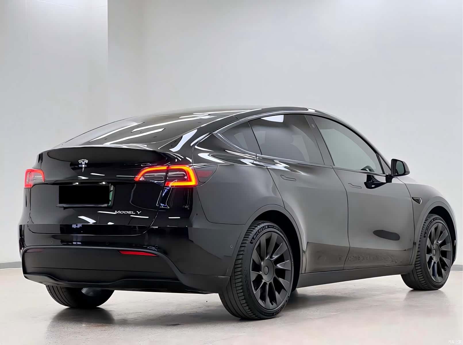 Tesla Model Y, 2022 все фото