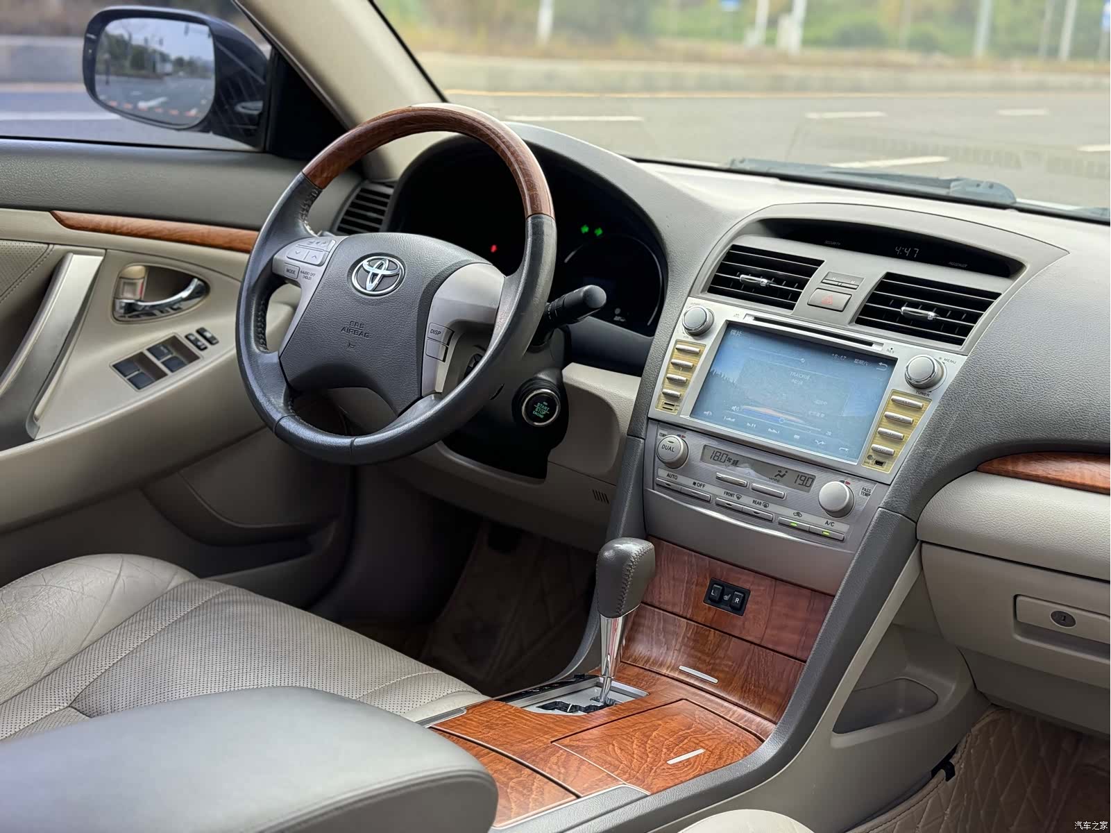 Toyota Camry, 2011 18