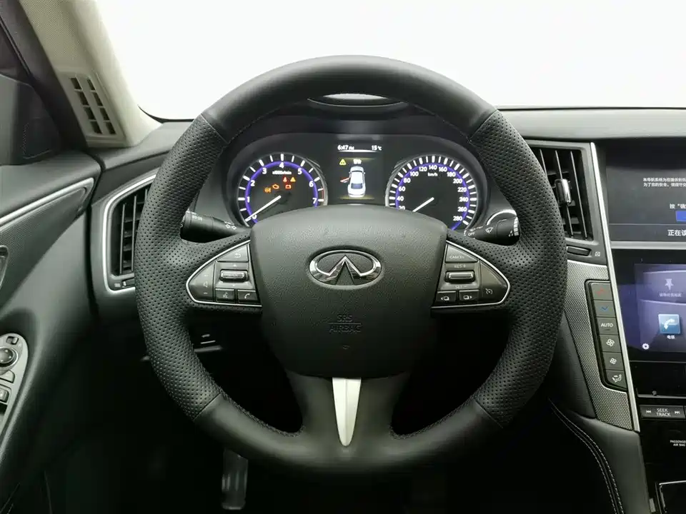 Infiniti Q50L