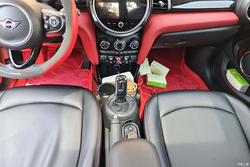 Mini ONE, 2019 16