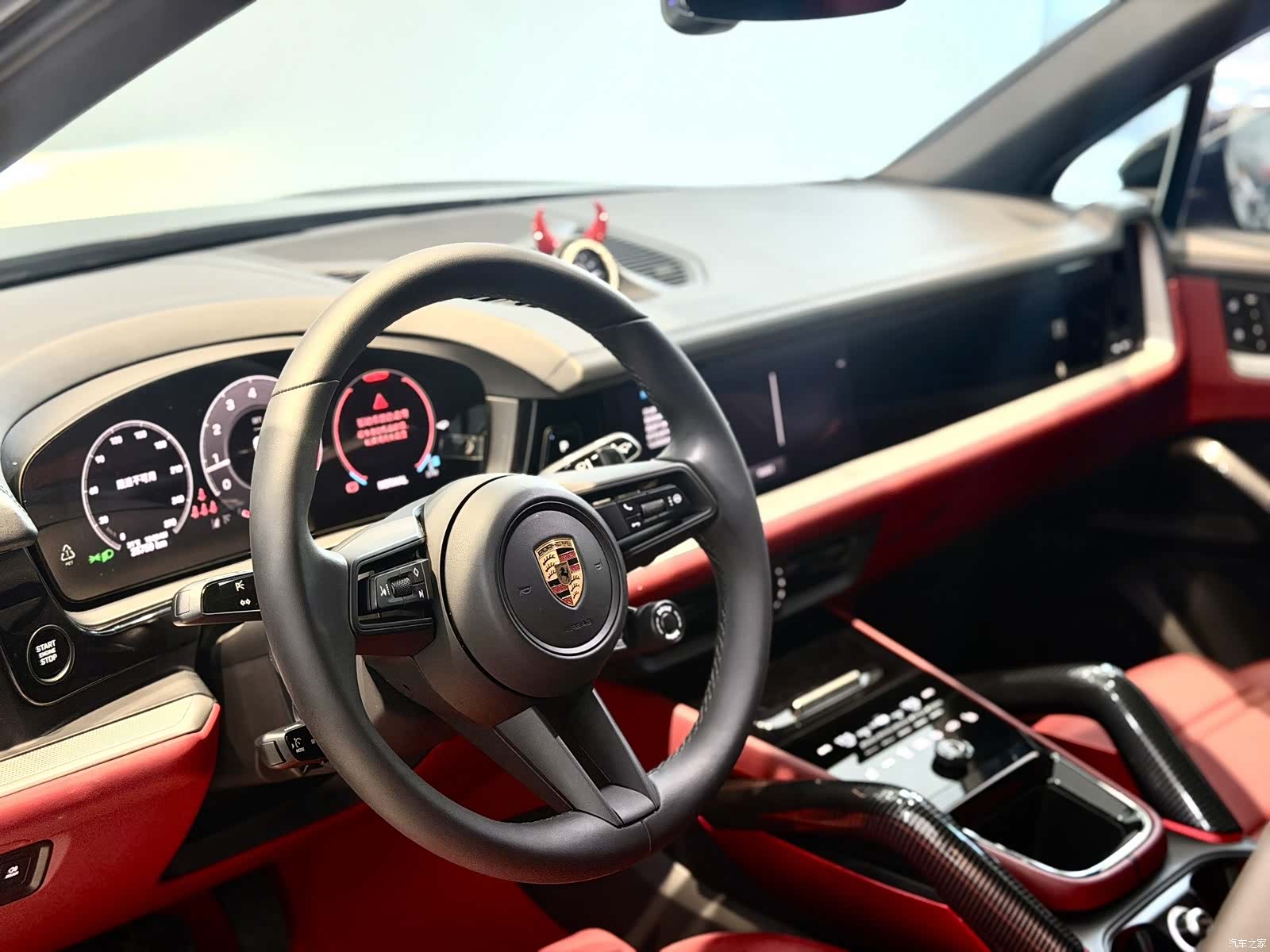 Porsche Cayenne, 2025 6
