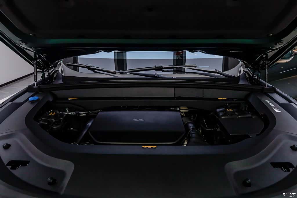 Li Auto L9, 2025 35