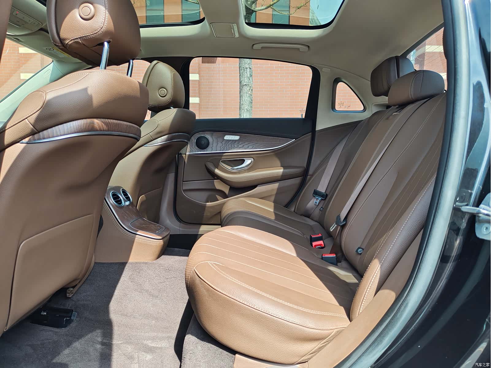 Mercedes-Benz E-Class, 2021 23