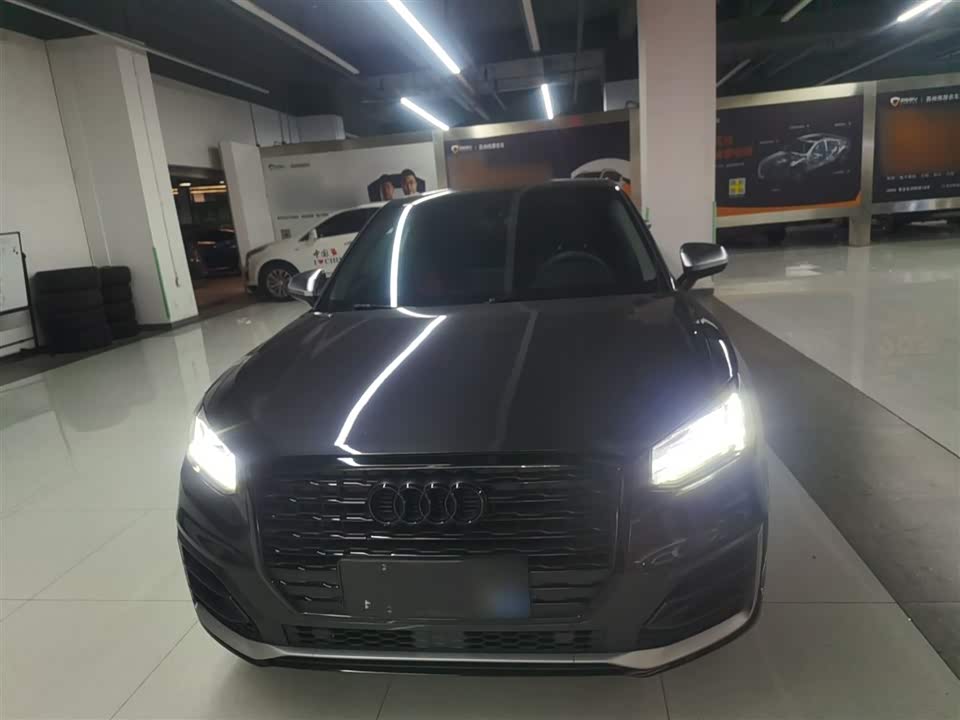 Audi Q2L
