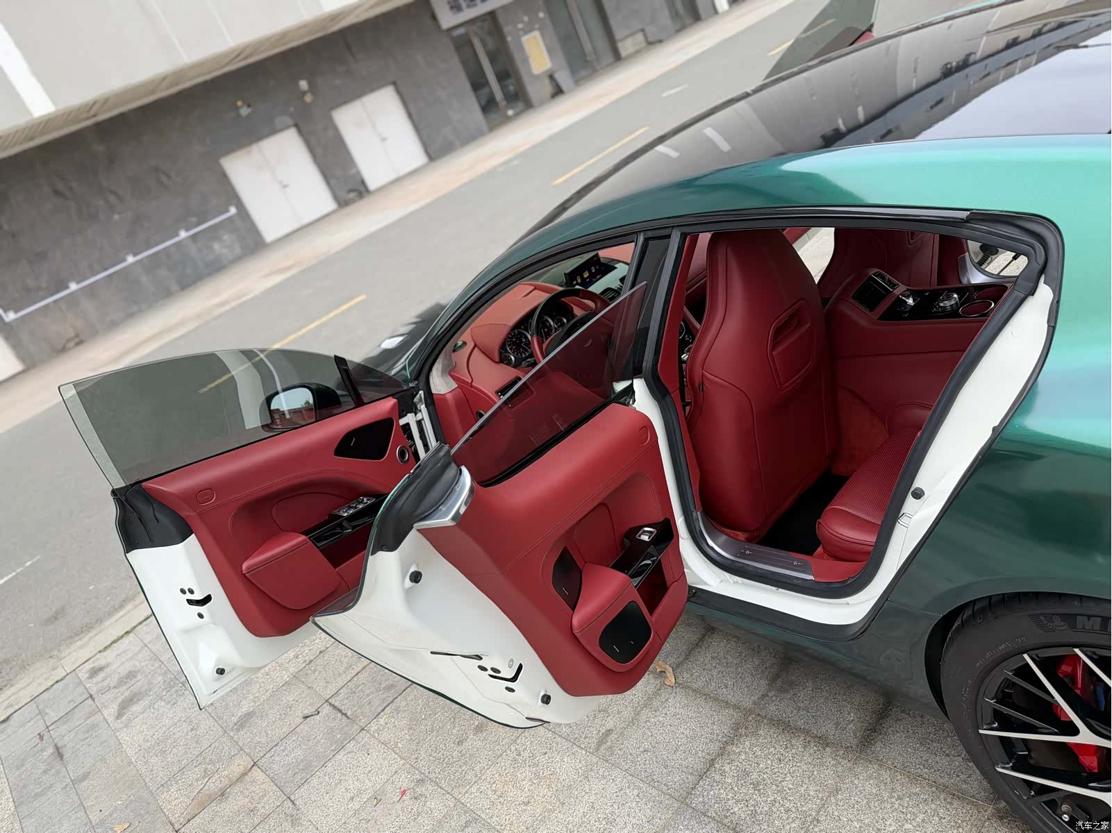 Aston Martin Rapide, 2019 6