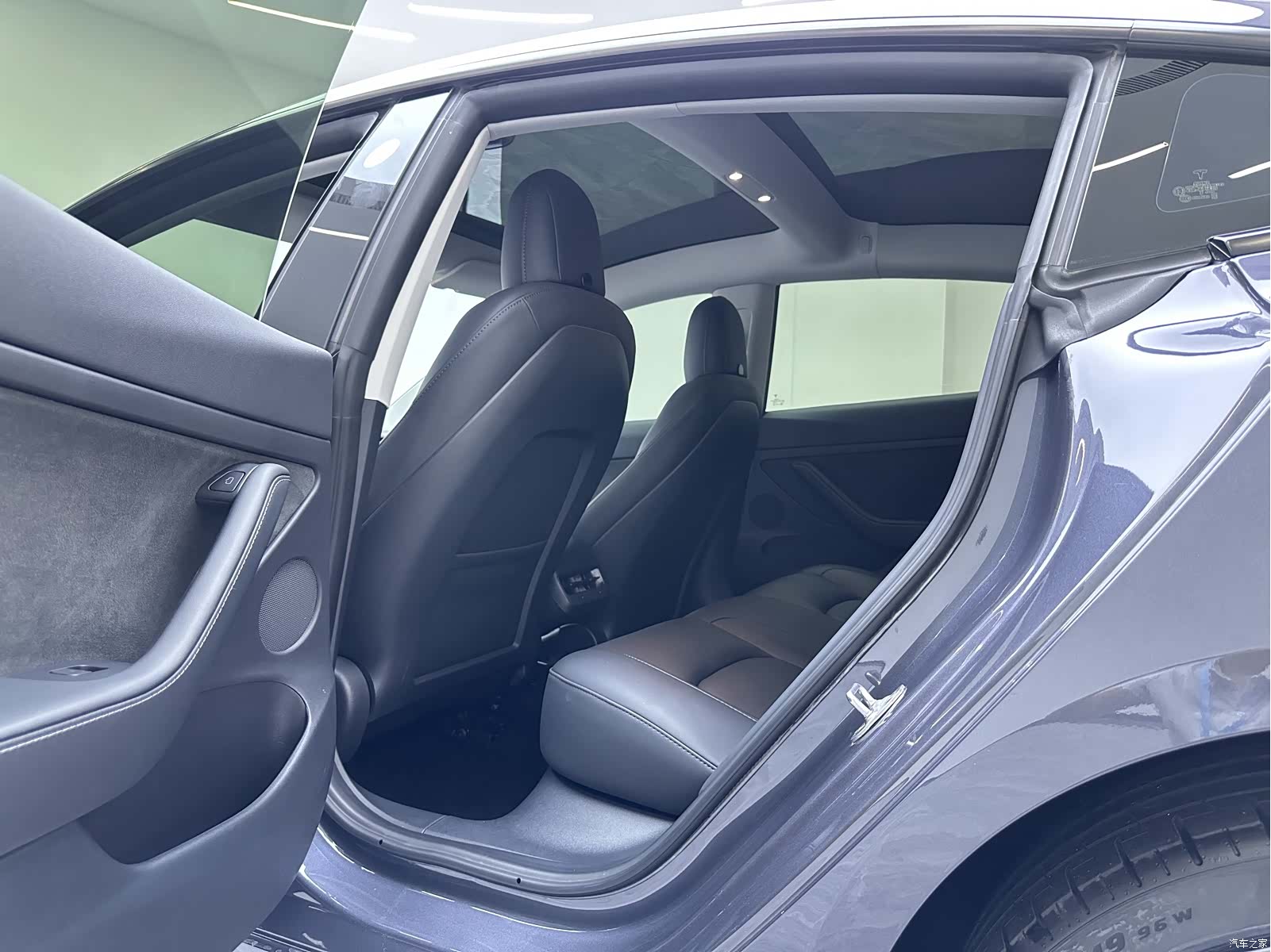 Tesla Model 3, 2022 11