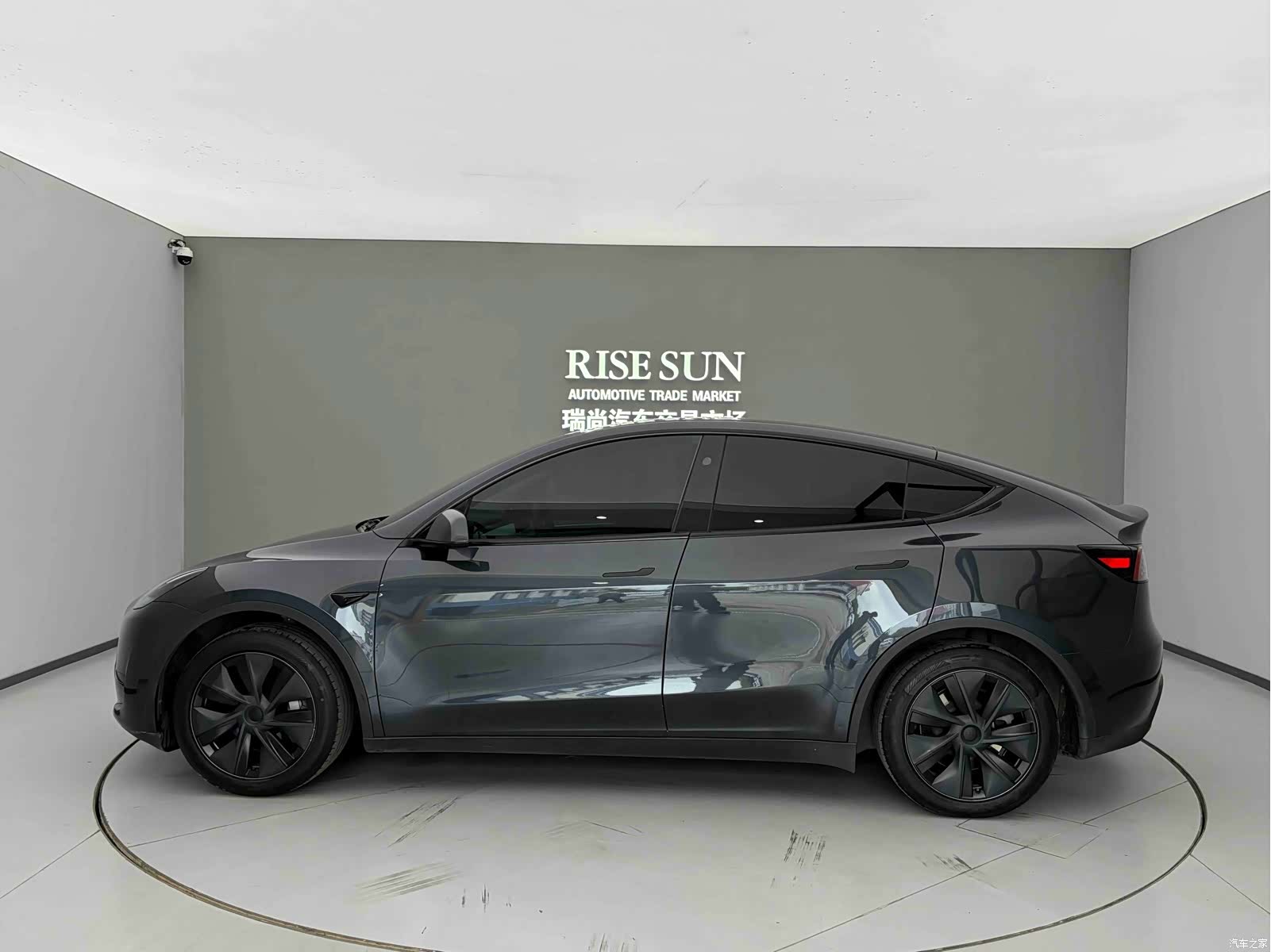 Tesla Model Y, 2024 10