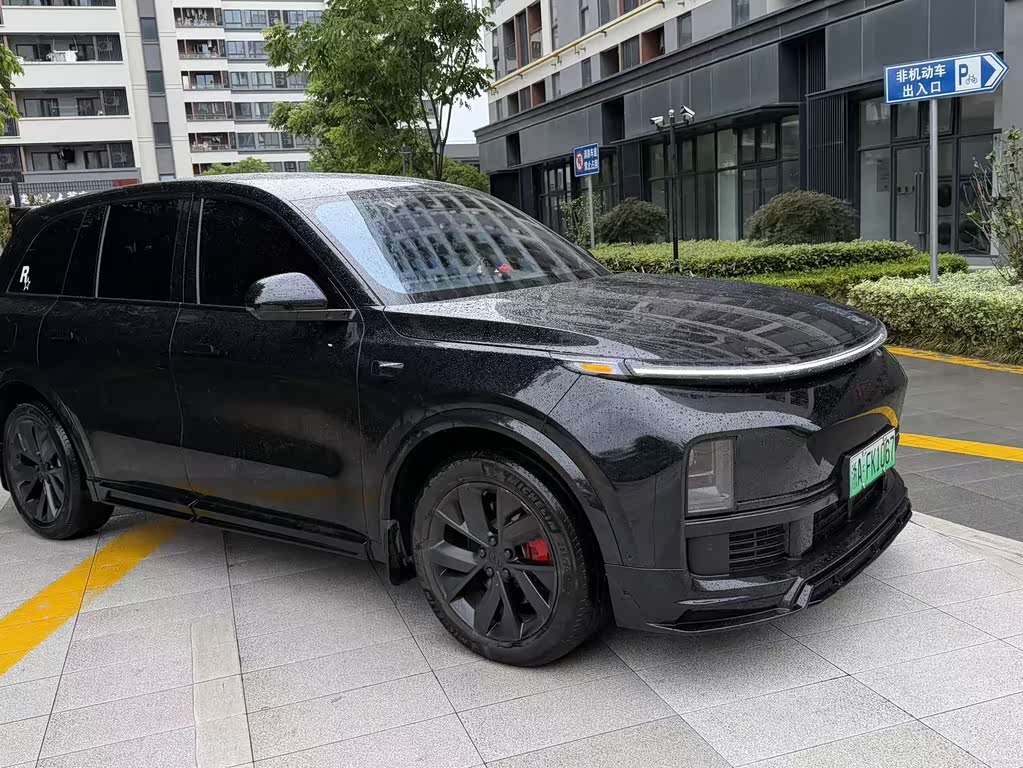 Li Auto L8