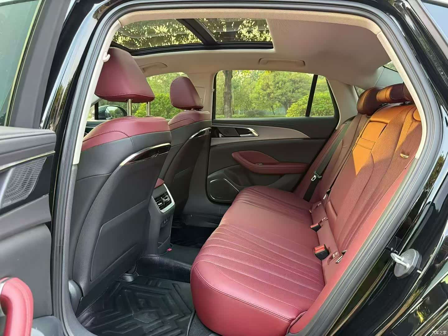 Hongqi H5, 2024 6