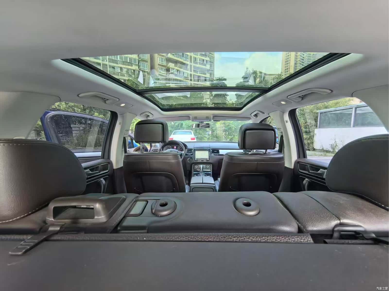 Volkswagen Touareg, 2016 все фото
