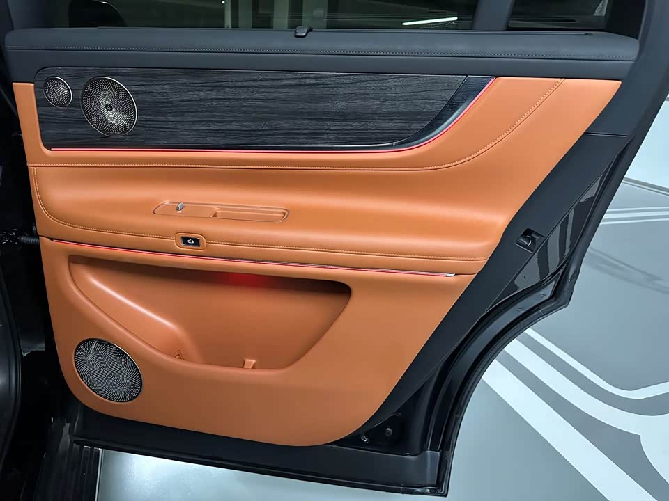 AITO Ask the world M9