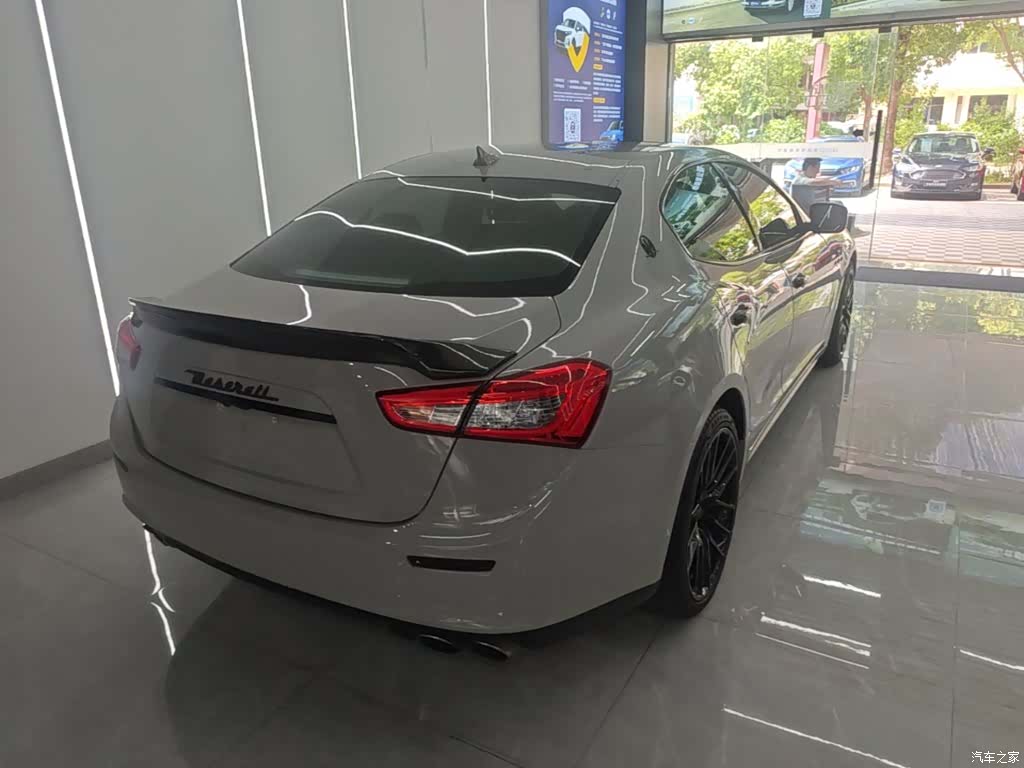 Maserati Ghibli, 2016 7