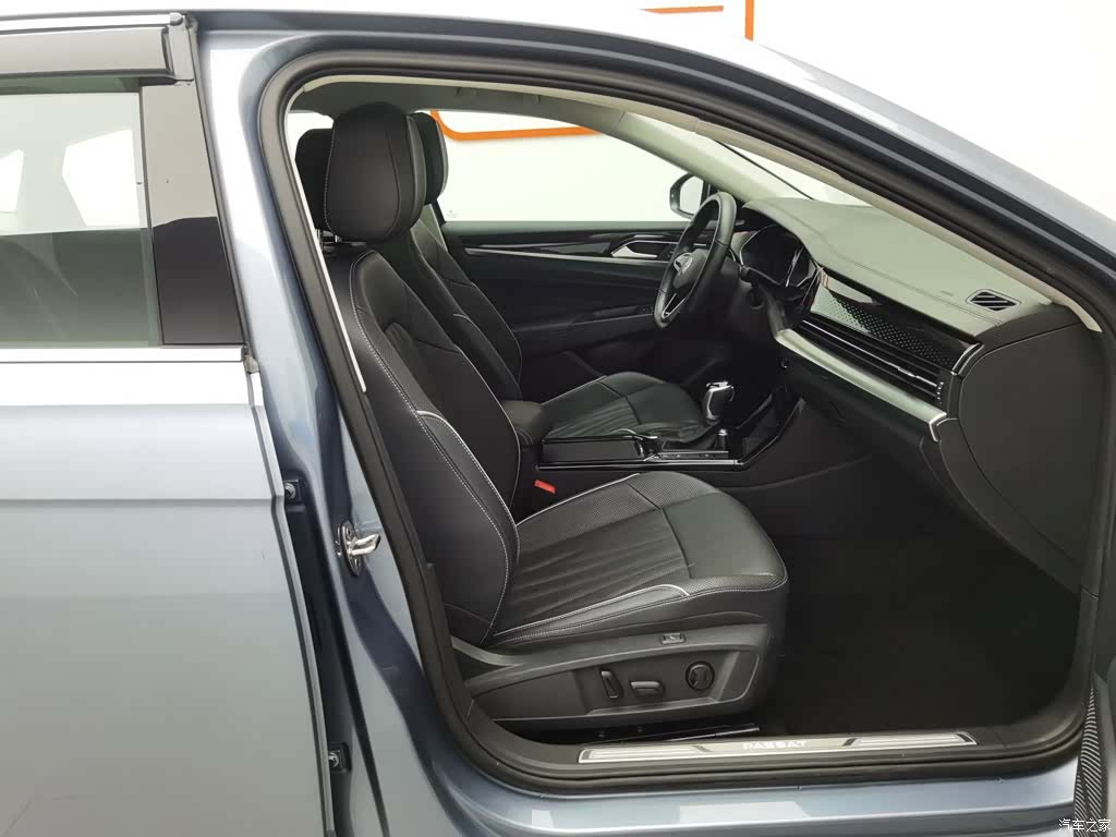 Volkswagen Passat, 2022 23