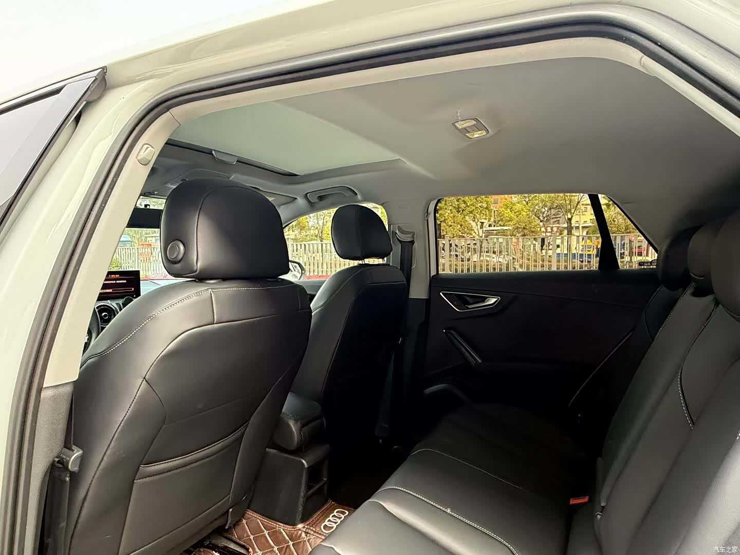 Audi Q2L, 2019 9