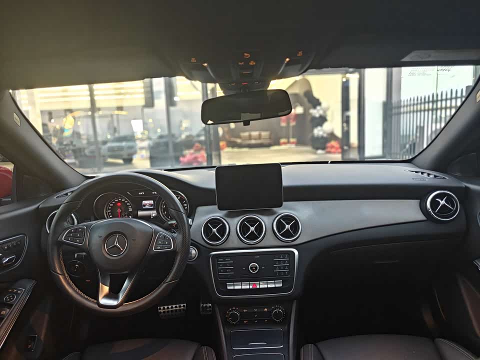 Mercedes-Benz CLA