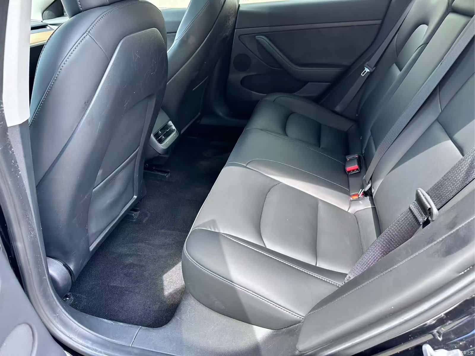 Tesla Model 3, 2023 4