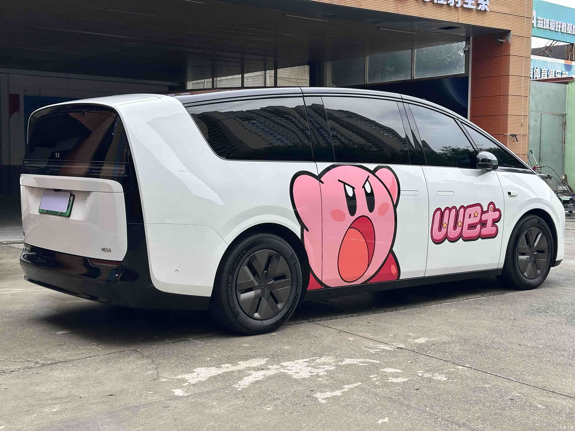 Li Auto MEGA, 2025 6