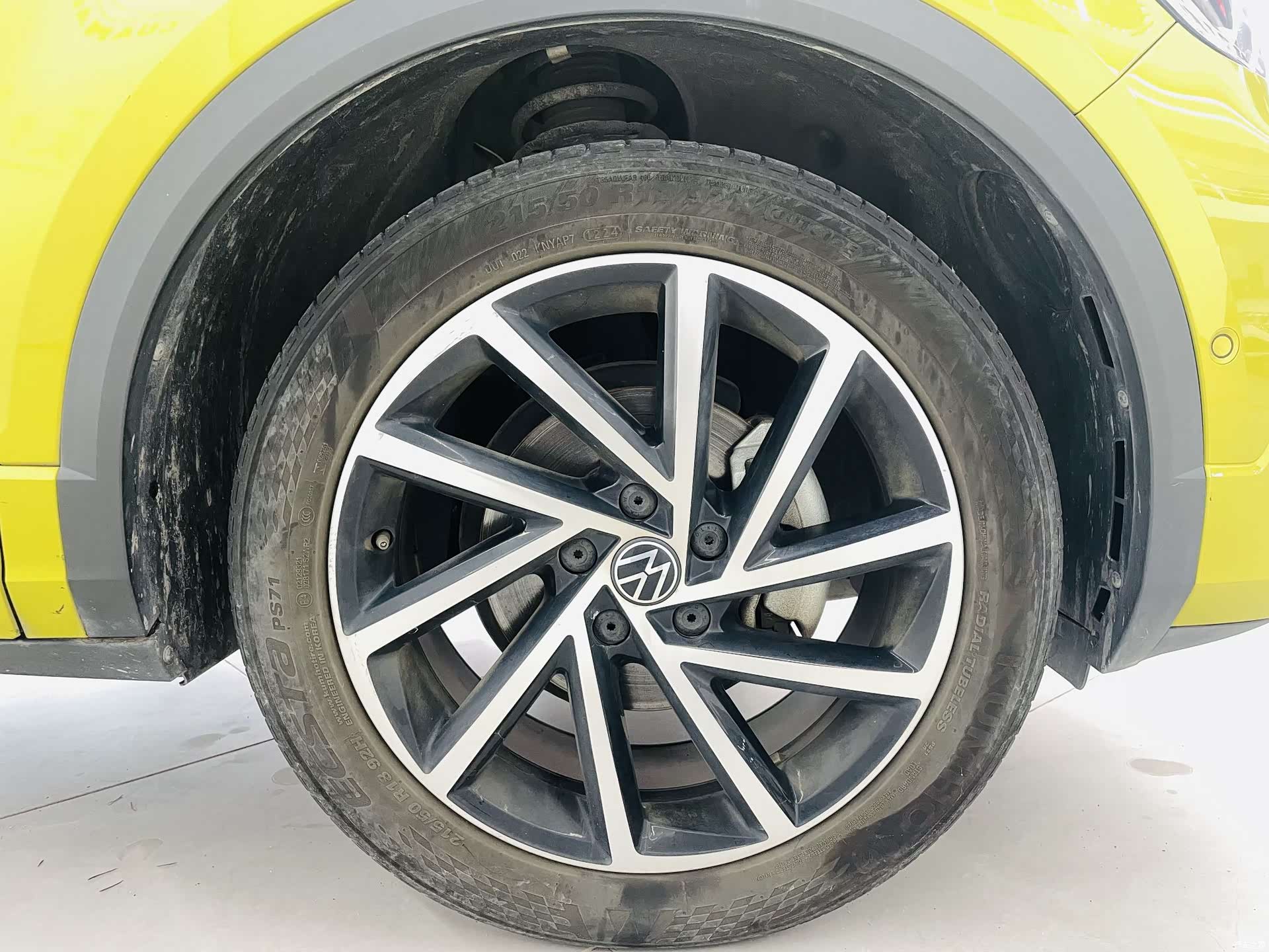 Volkswagen T-ROC, 2023 3