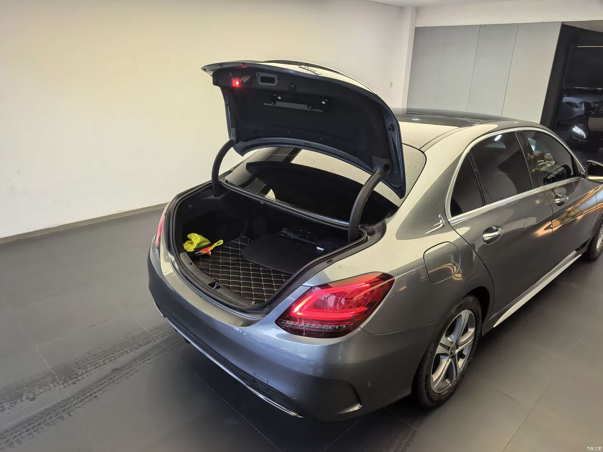 Mercedes-Benz C-Class, 2019 12