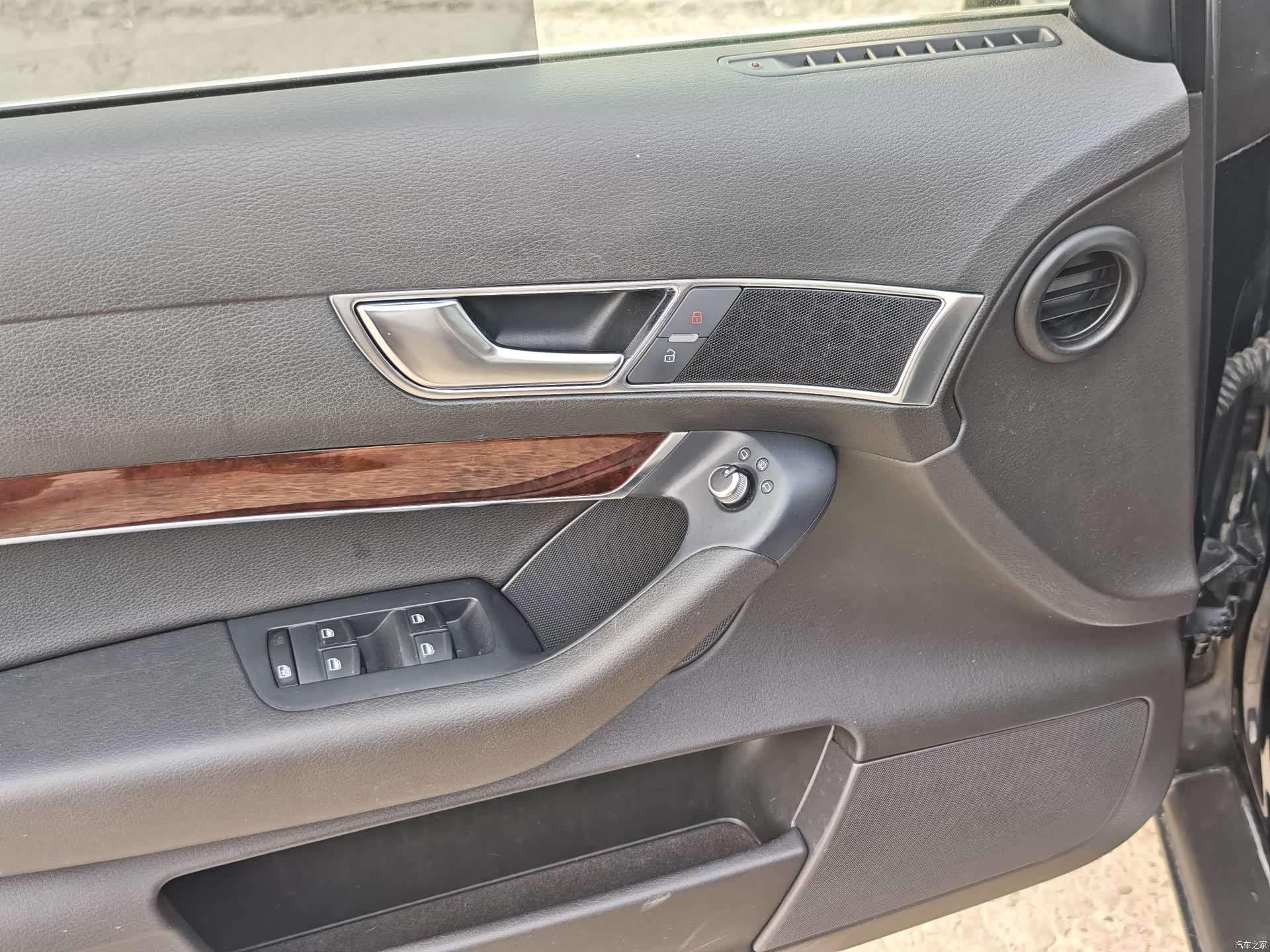 Audi A6L, 2012 10