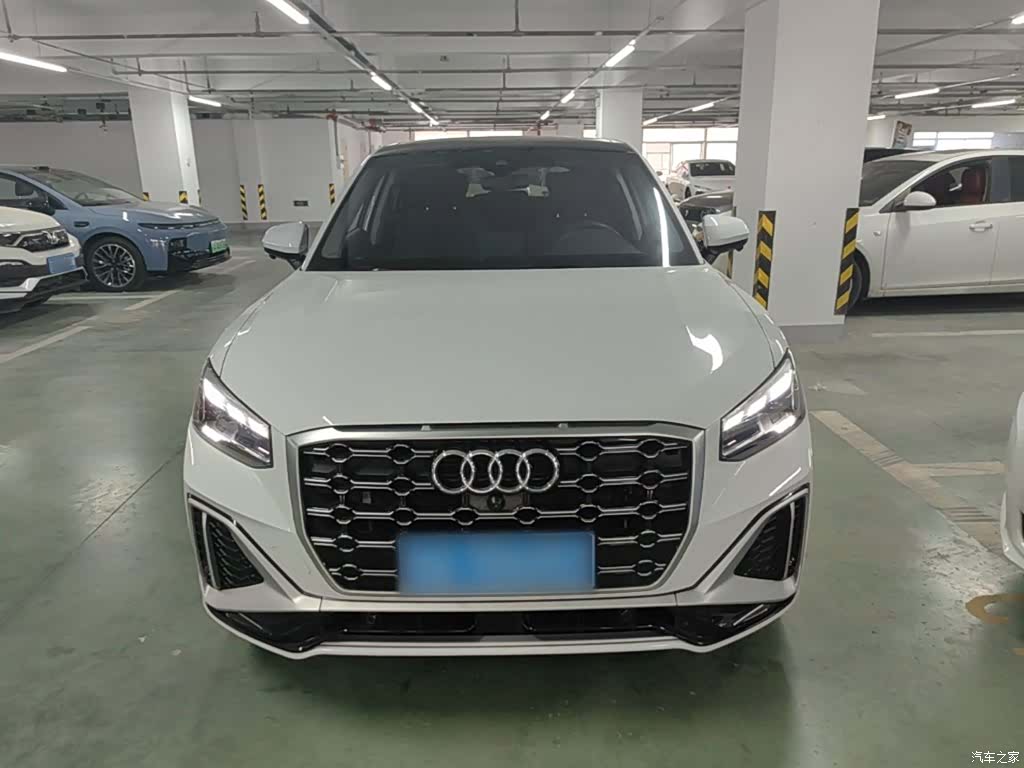 Audi Q2L, 2022 3