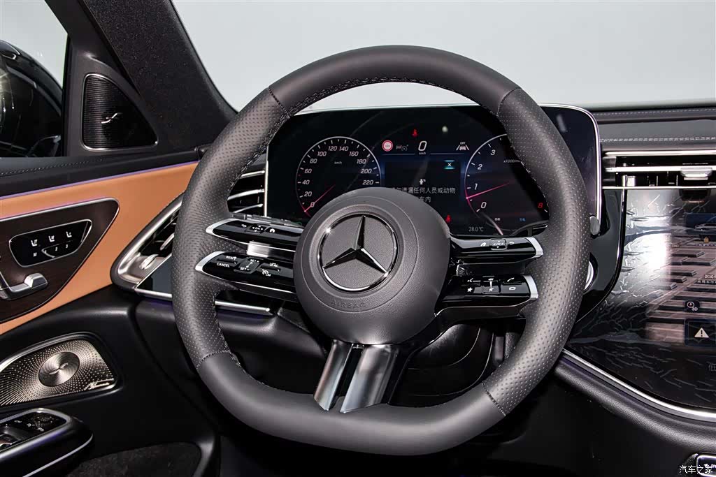 Mercedes-Benz E-Class, 2026 15