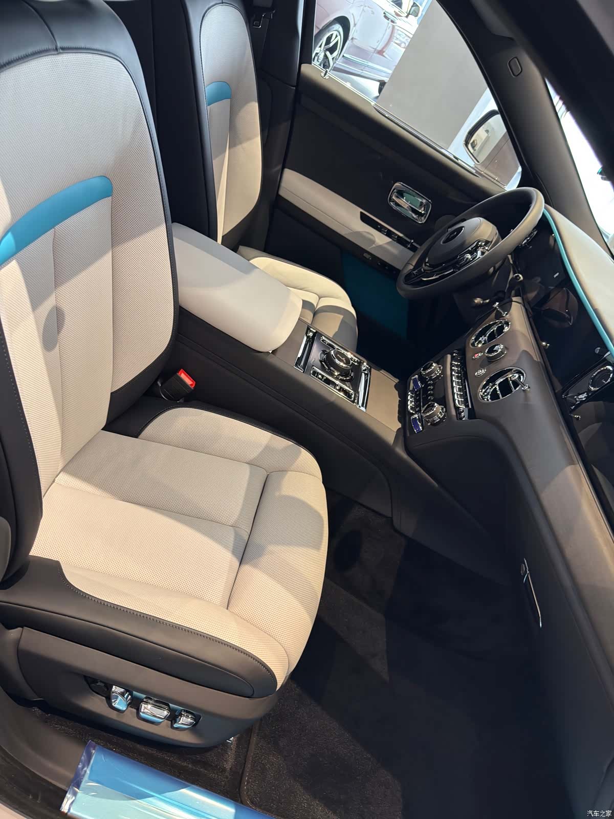 Rolls-Royce Ghost, 2025 2