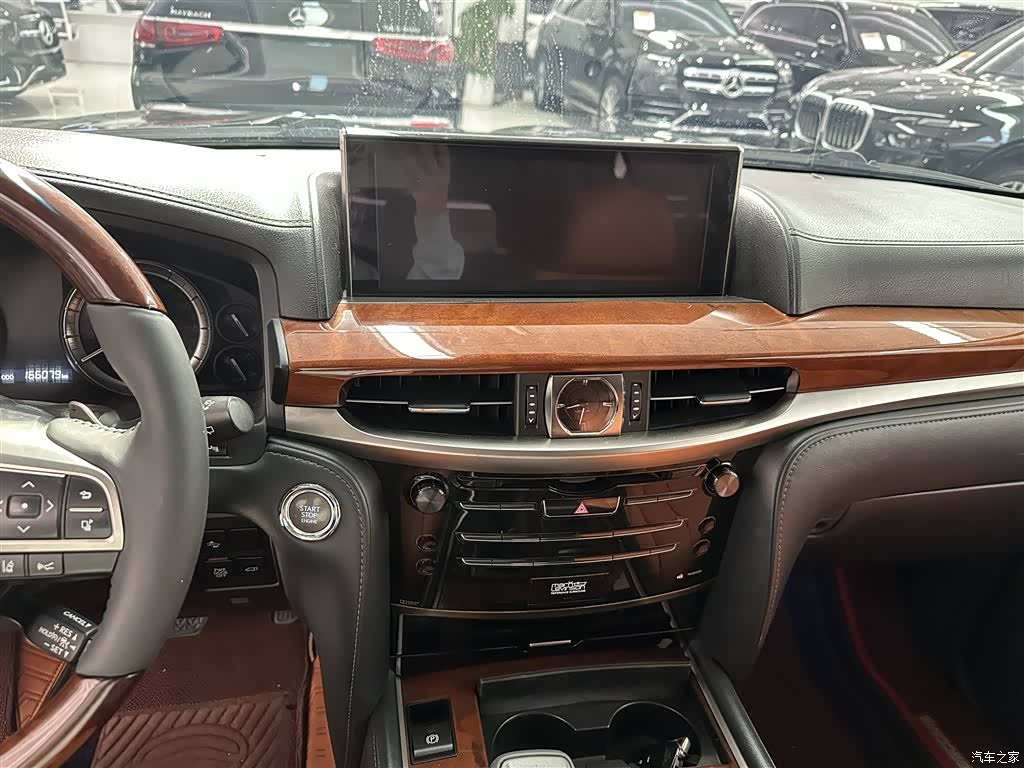 Lexus LX, 2017 10