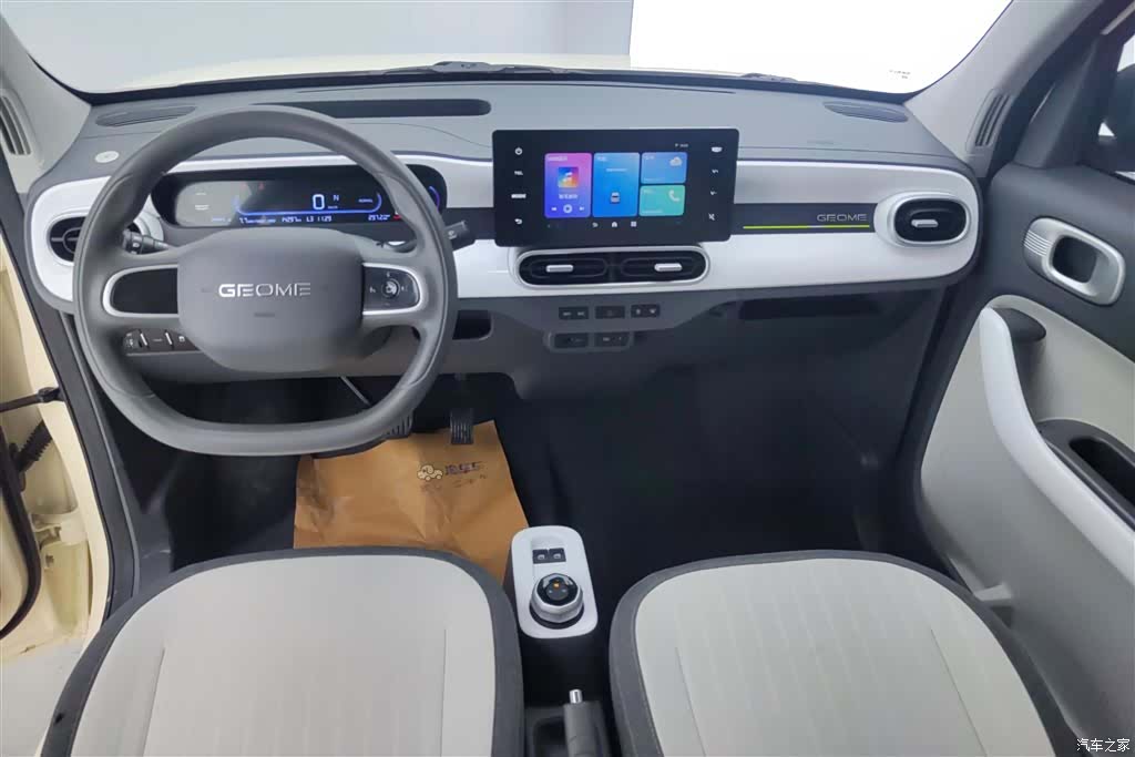 Geely Panda, 2025 12