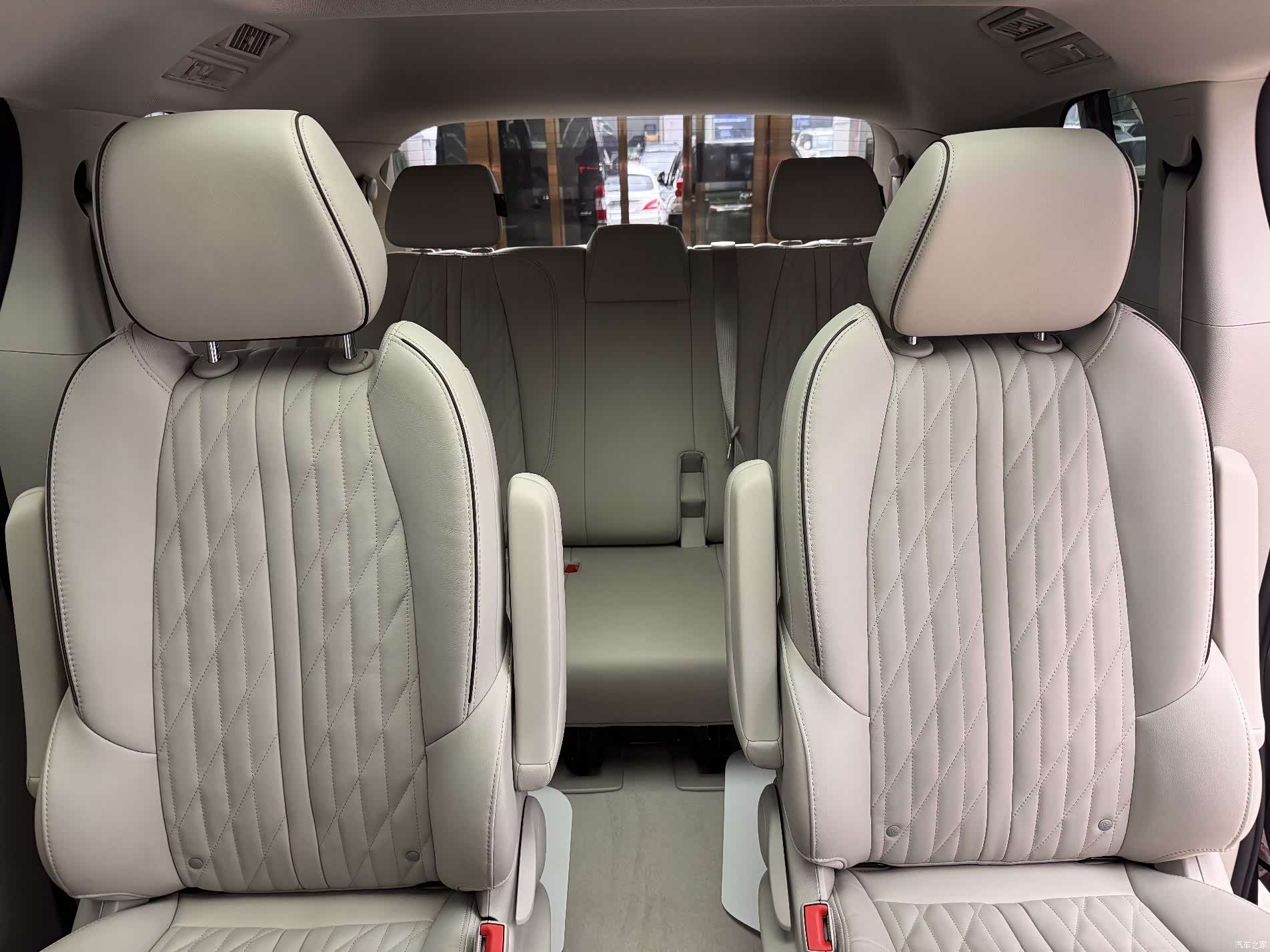 Buick GL8, 2023 9