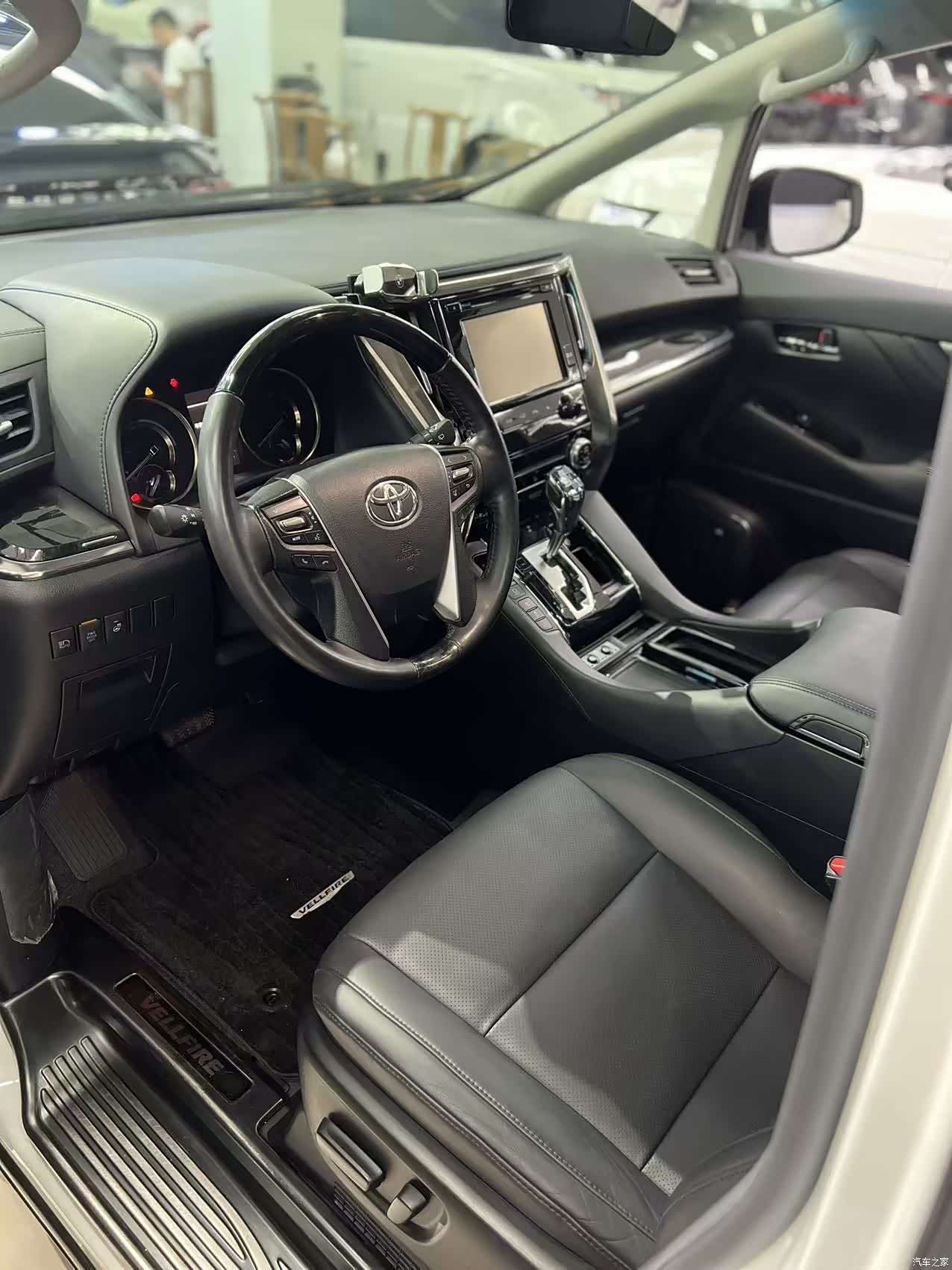 Toyota Vellfire, 2019 8