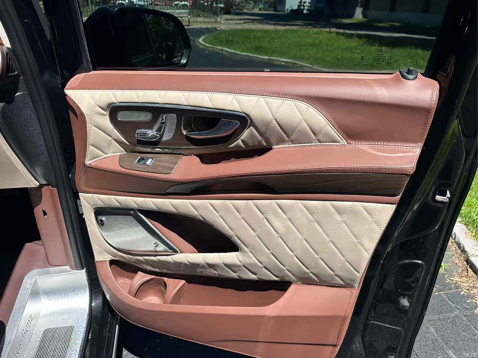 Mercedes-Benz 7, 2023 19