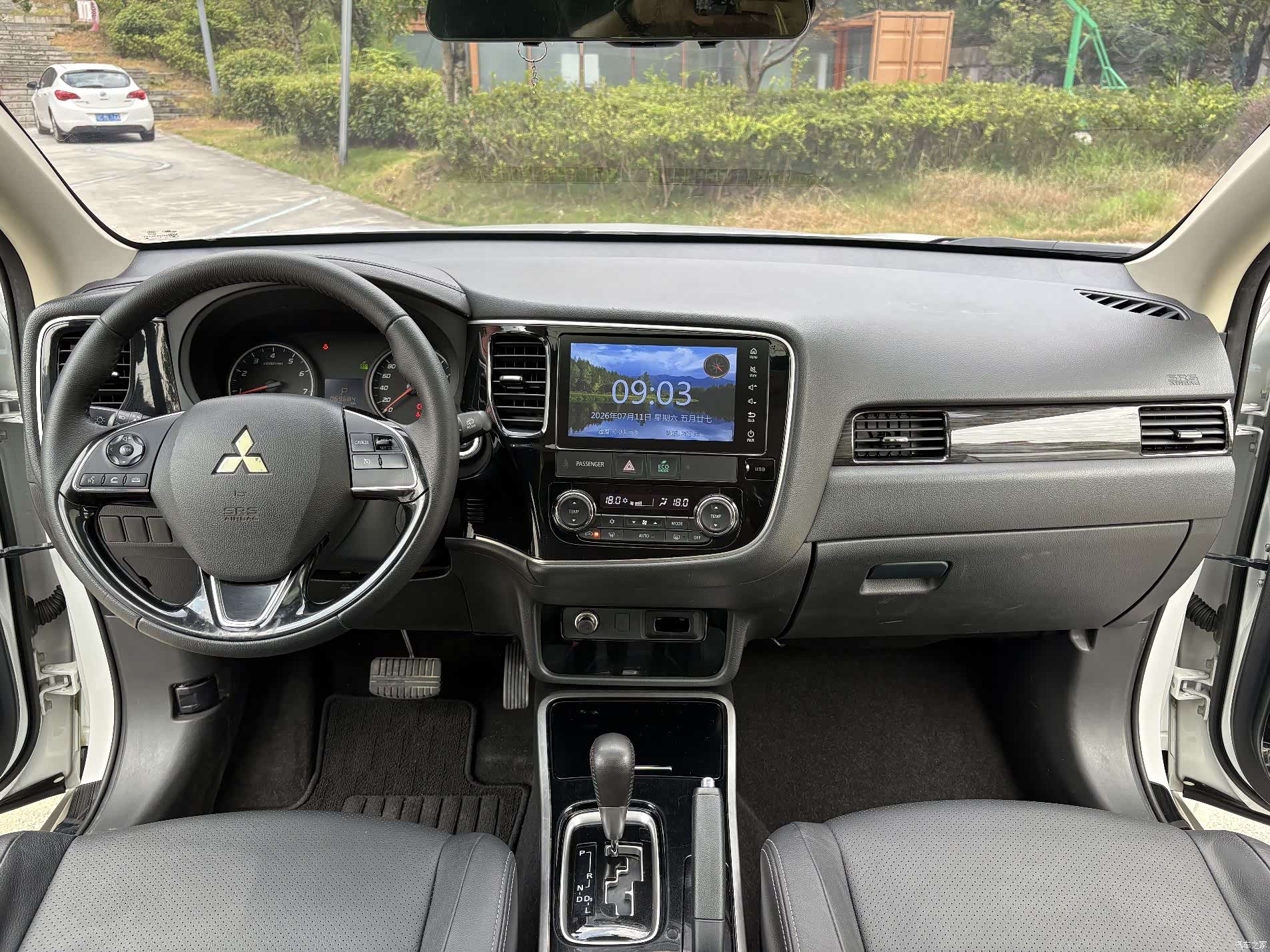 Mitsubishi Outlander, 2018 12