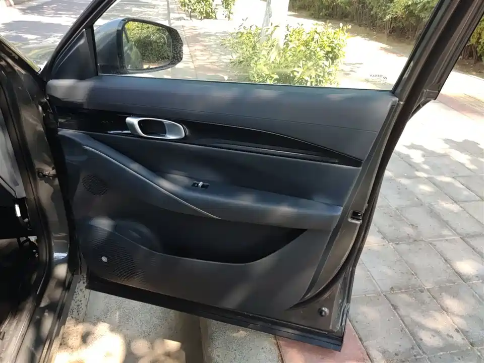 Geely Galaxy Galaxy E5