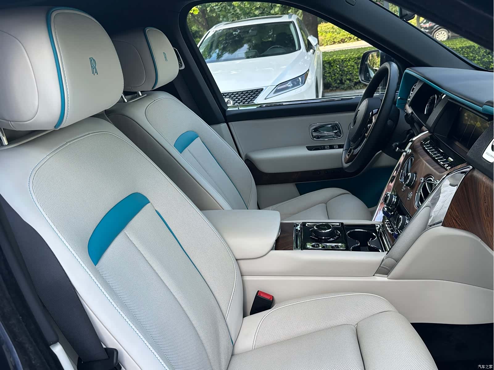 Rolls-Royce Cullinan, 2019 13