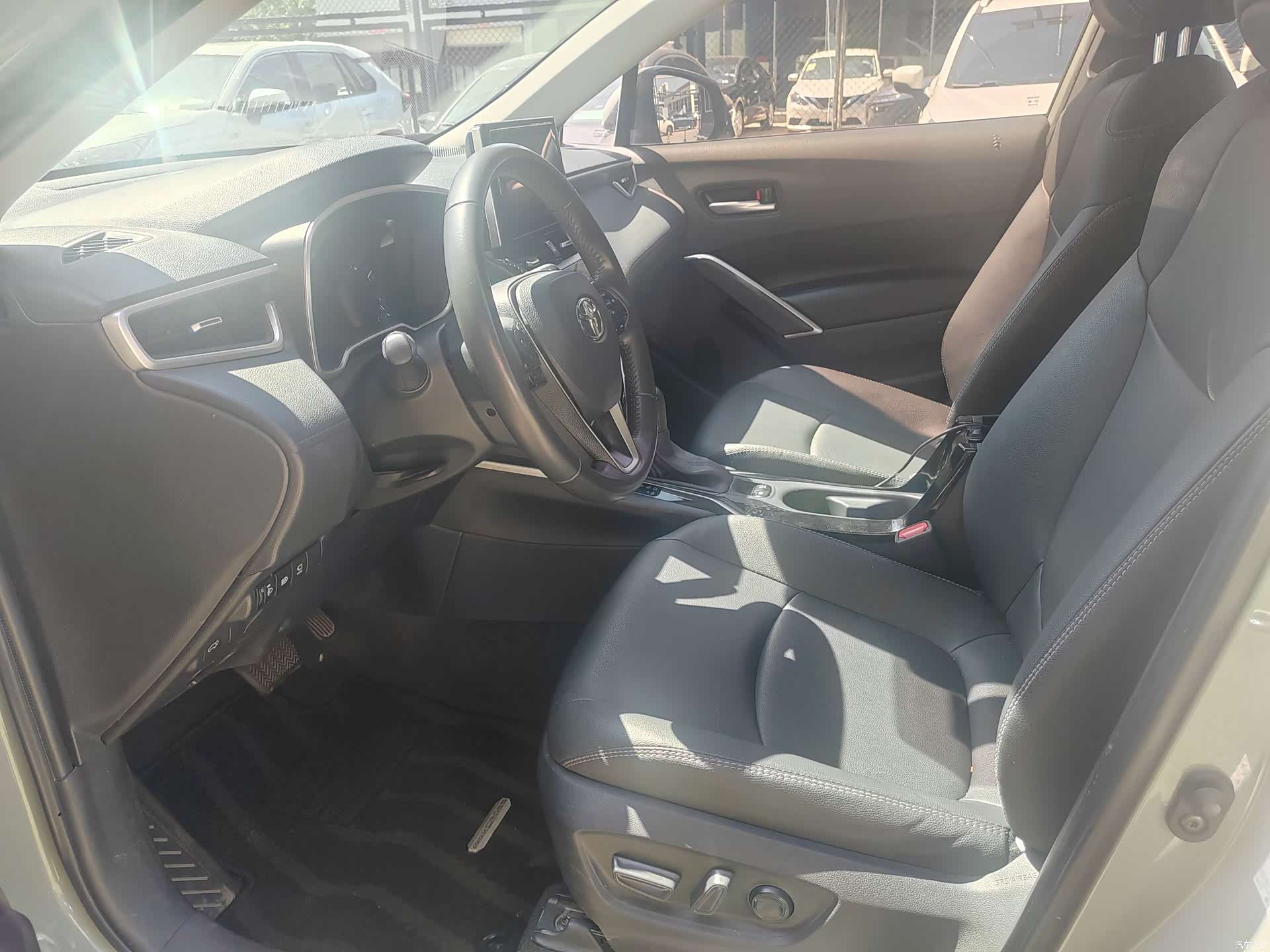 Toyota Corolla, 2022 все фото