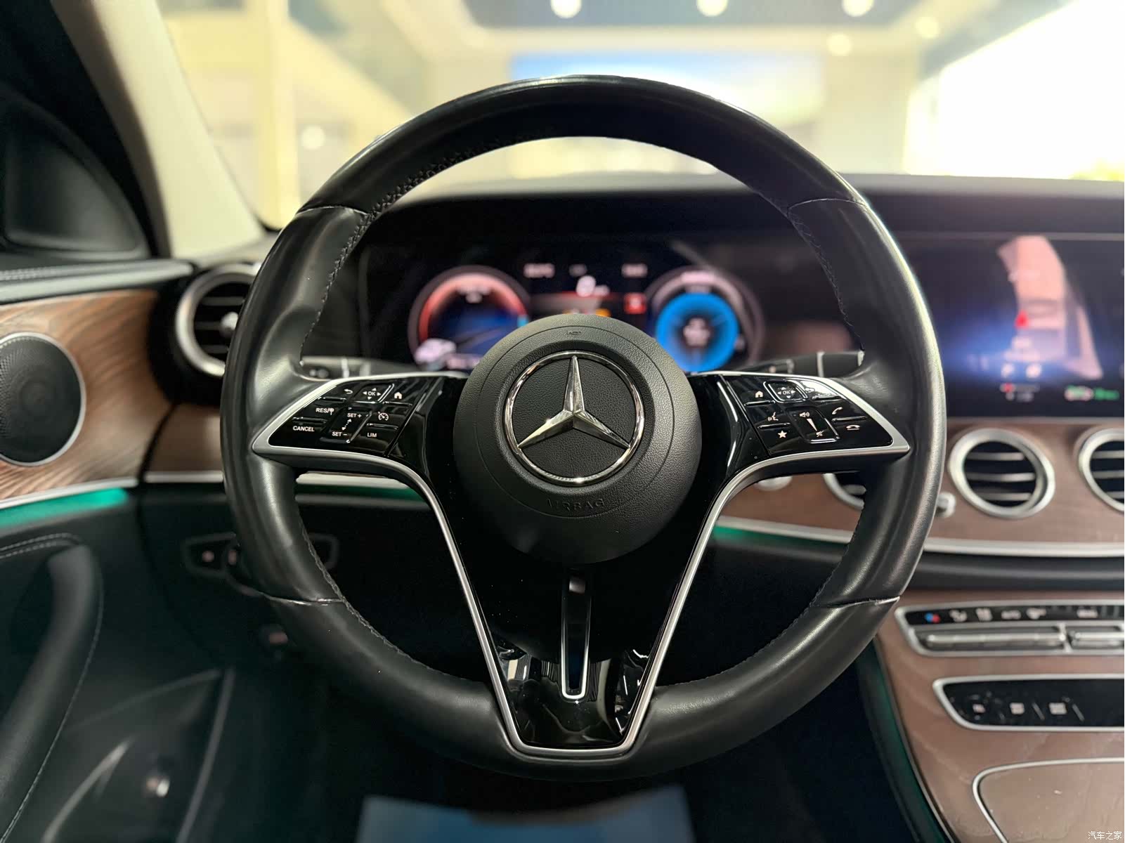 Mercedes-Benz E-Class, 2022 18
