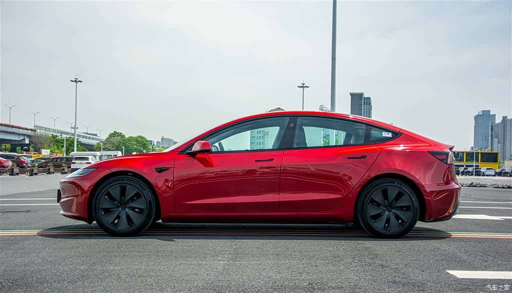 Tesla Model 3, 2024 все фото