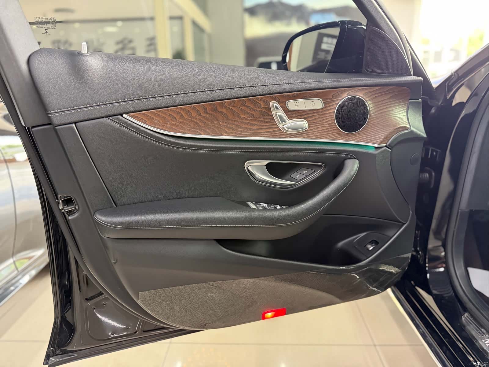 Mercedes-Benz E-Class, 2022 20