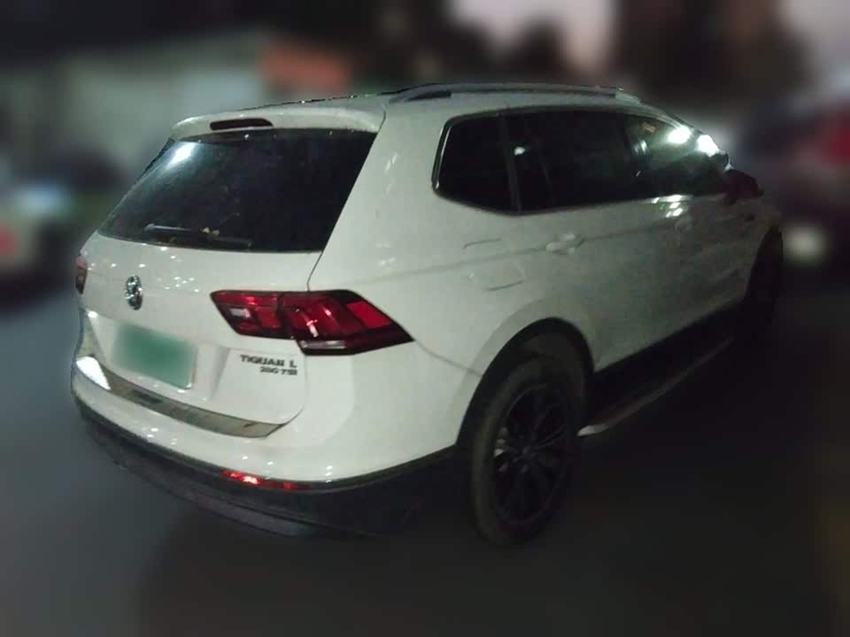 Volkswagen Tiguan L