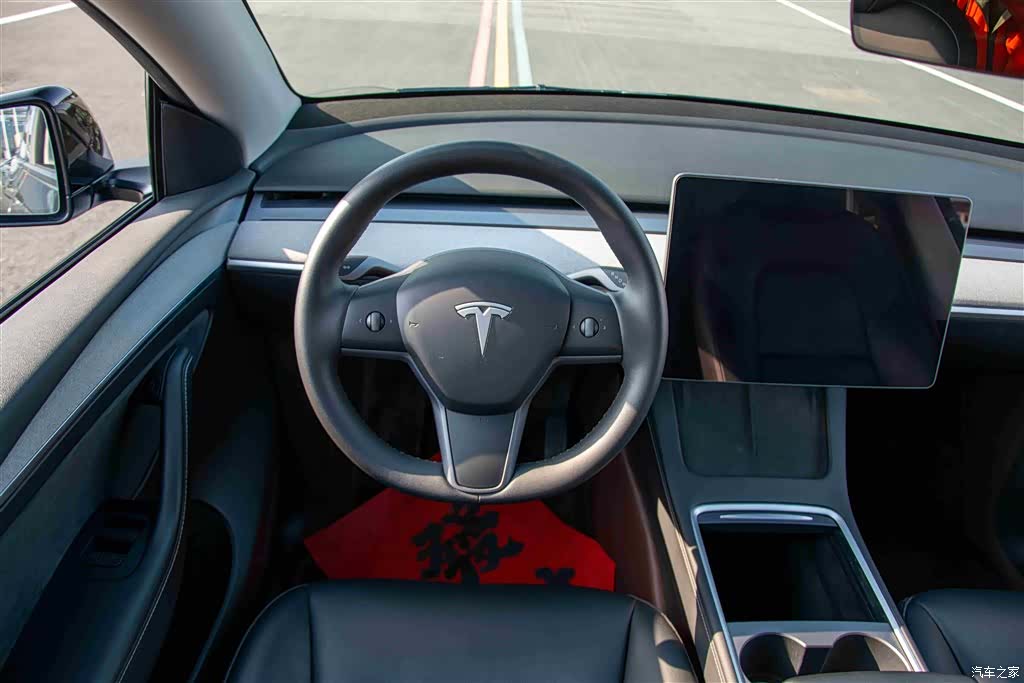 Tesla Model Y, 2023 19