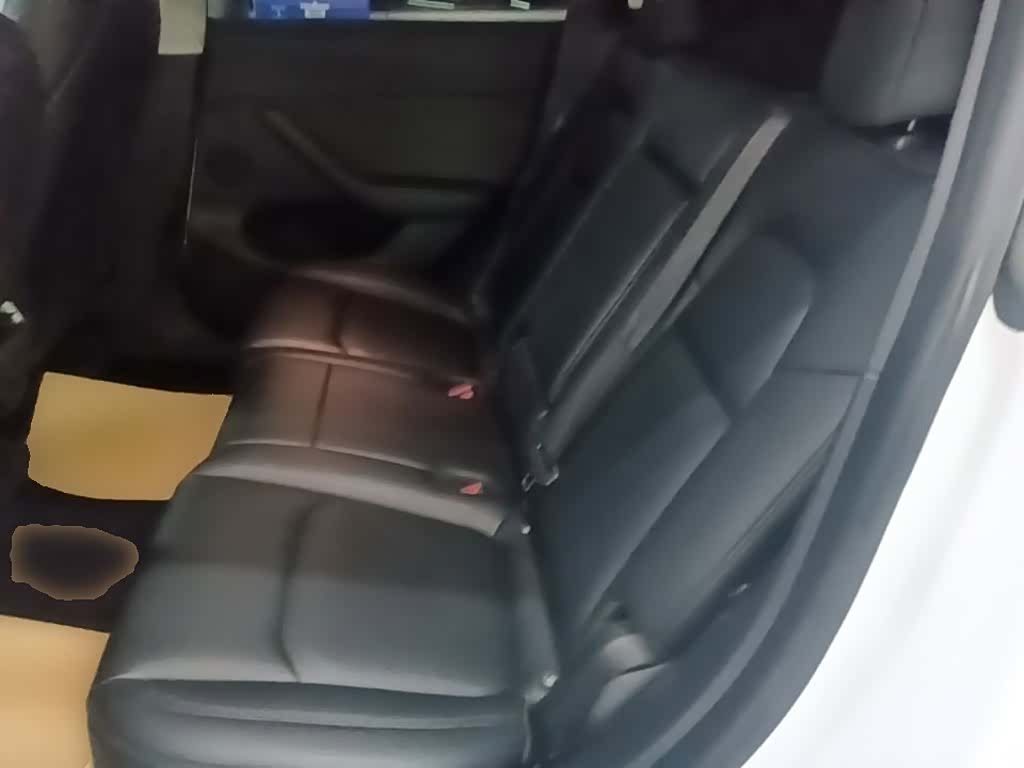 Tesla Model Y, 2024 17