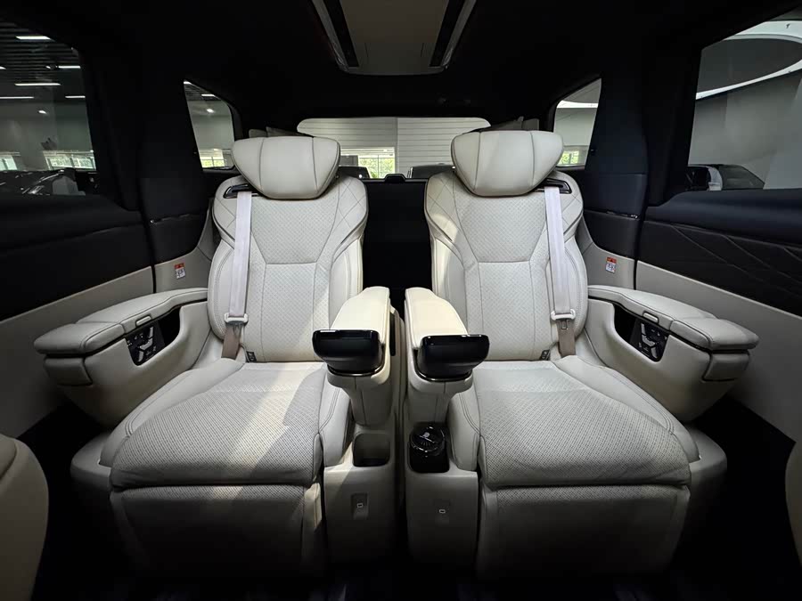 Toyota Alphard 2025, фото 18