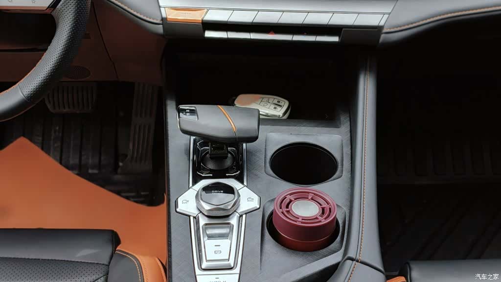 Changan UNI-V, 2023 13